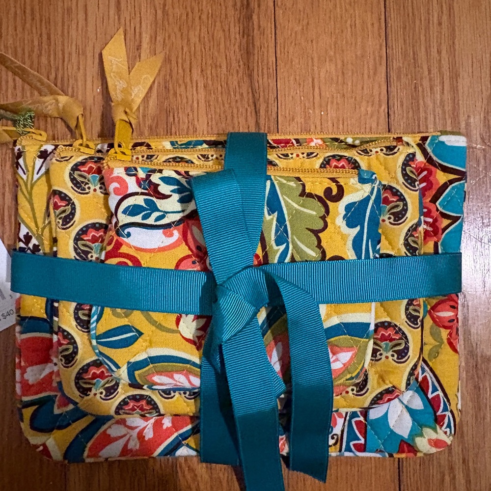 NWT Colorful Patterned Vera Bradley Cosmetic Bag Set - Picture 2 of 6